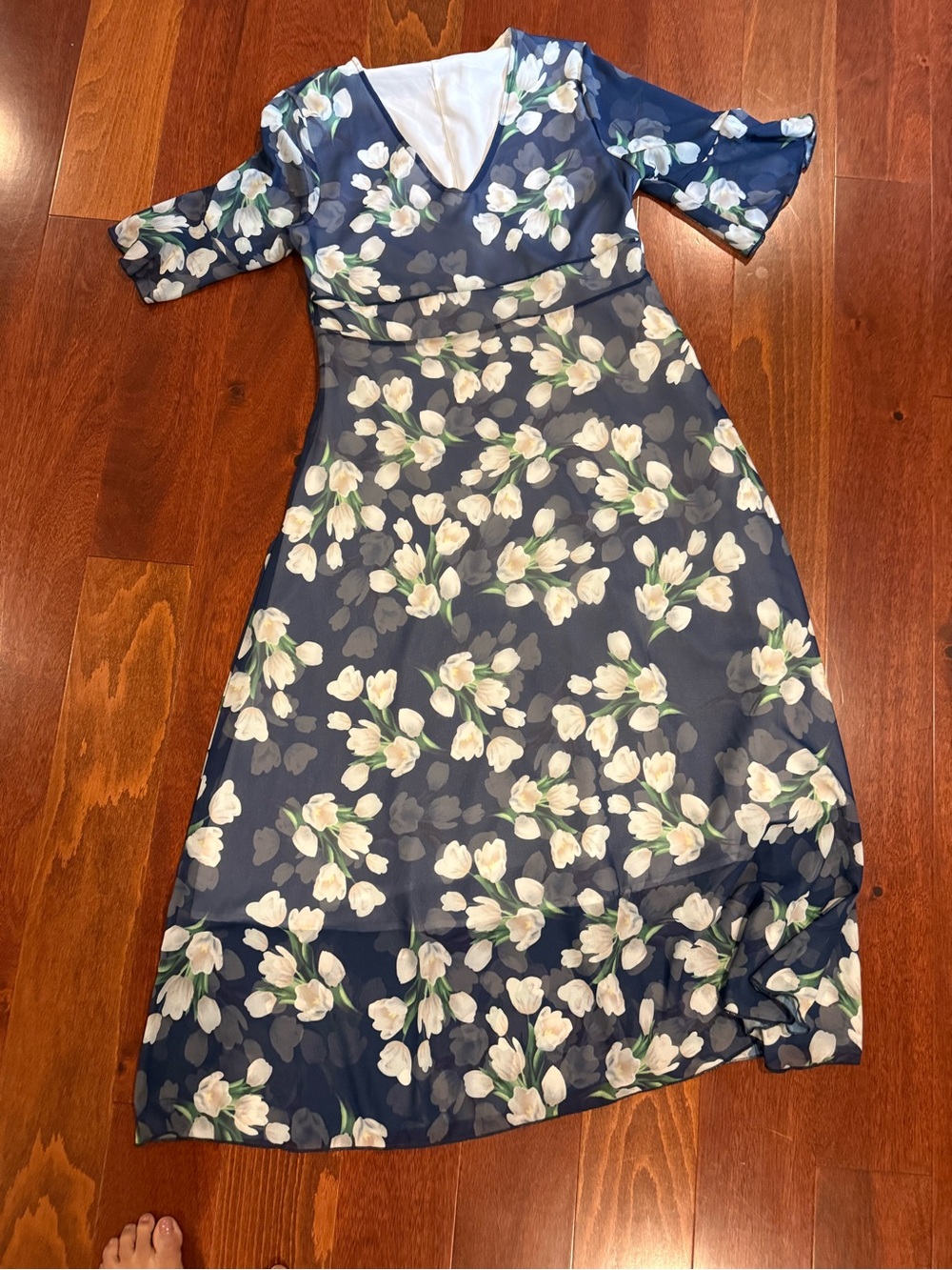 Never worn - Gorgeous Floral V-Neck Navy chiffon Midi Dress with Sheer Overlay